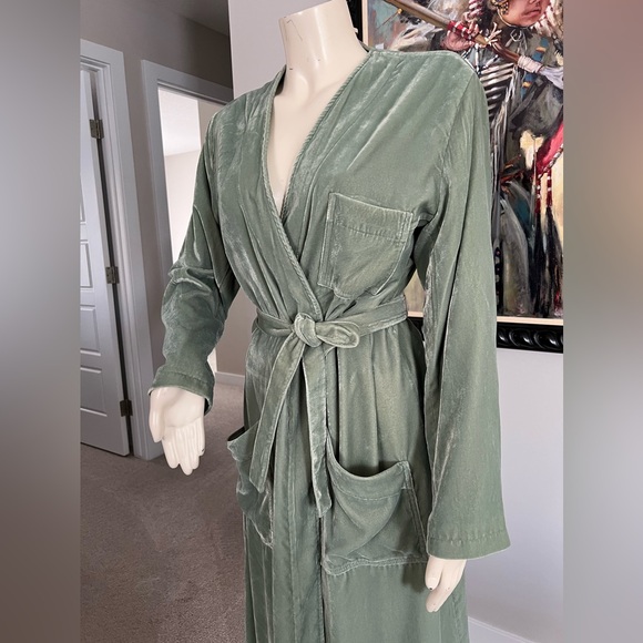 The MM6 MAISON MARGIELA Velvet Long House Coat - Picture 10 of 15